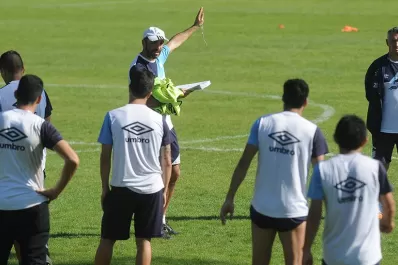 El posible 11 y la lista de concentrados de Atlético para el debut ante Rafaela