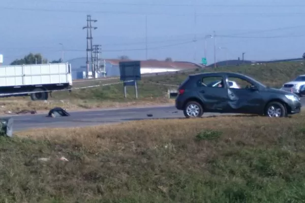 Iba en bicicleta por la ruta 9, lo chocó un vehículo y murió