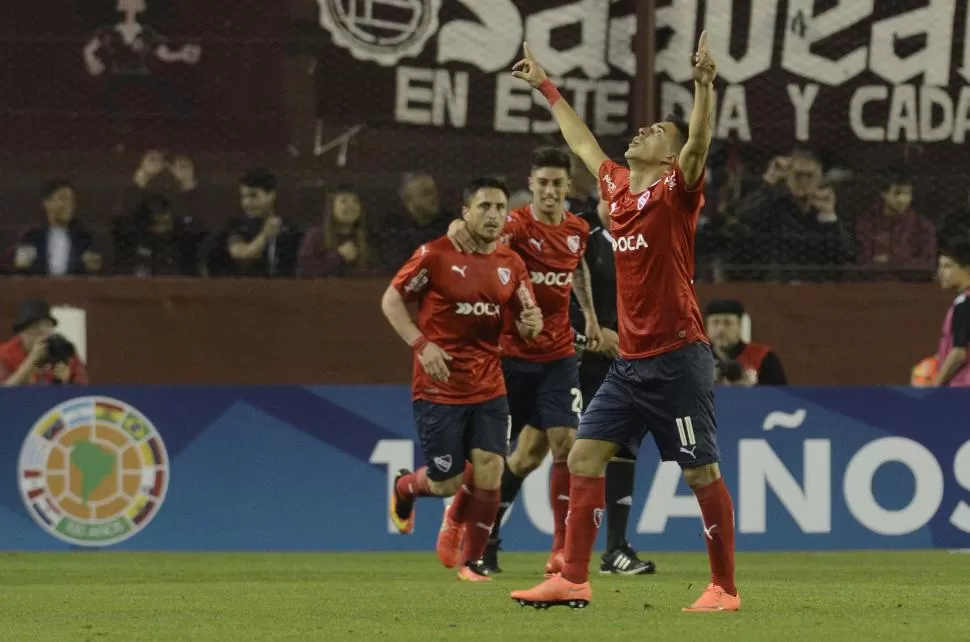 FESTEJÓ EL “ROJO”. Leandro Fernández celebra la apertura del marcador. dyn 