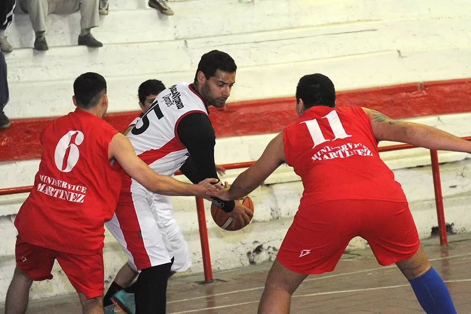 Sebastián Paz Duarte le da puntos y recobres a Huracán BB.
FOTO DE ARCHIVO