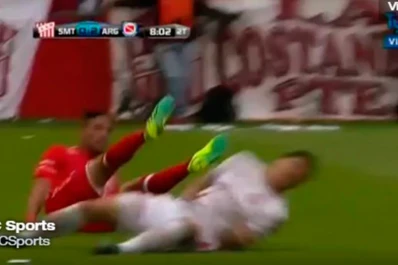 Argentinos se quedó con 10 y el Santo lo aprovechó