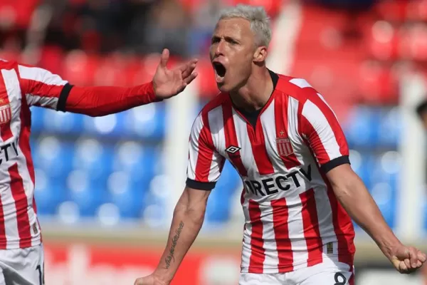 Estudiantes goleó a Tigre y arrancó con una sonrisa