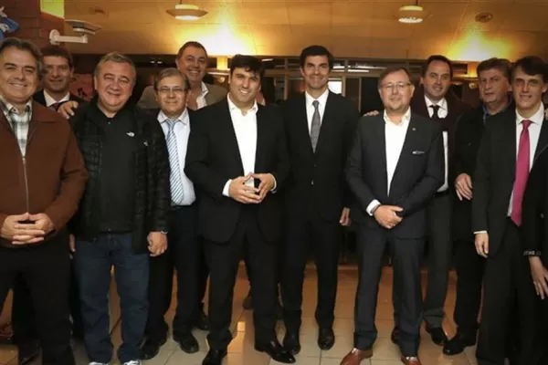 Peronistas toman distancia de los “K” y moderan su discurso