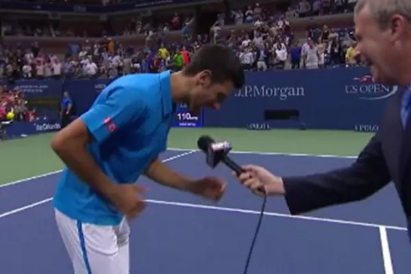 Luego de su debut en el US Open, Djokovic imitó a Phill Collins, quien animó la ceremonia