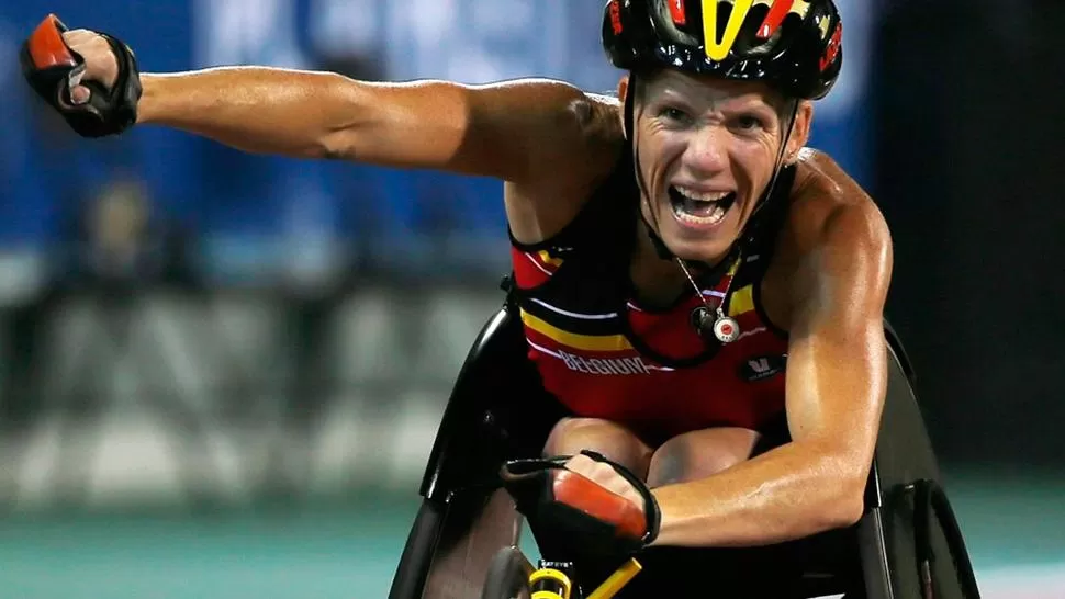 DOBLE VIDA. Marieke Vervoort disfruta al máxima el deporte pero sufre los dolores de su enfermedad. 