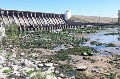 Cerraron las compuertas del Frontal y los pescadores furtivos hicieron estragos