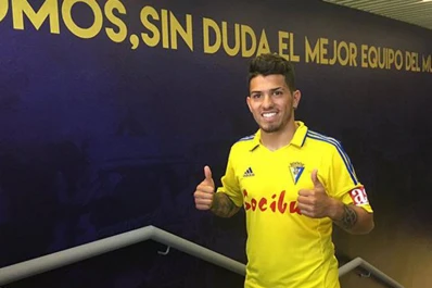 El fútbol en la sangre: el hermano del Kun Agüero jugará en España