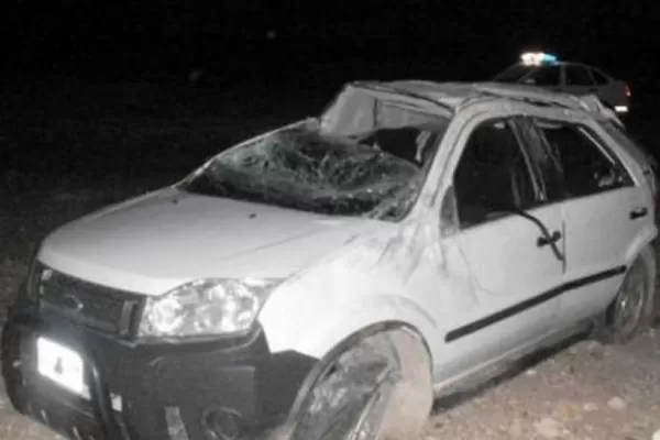 En Santiago del Estero volcó una camioneta que se dirigía a Tucumán: hay tres muertos