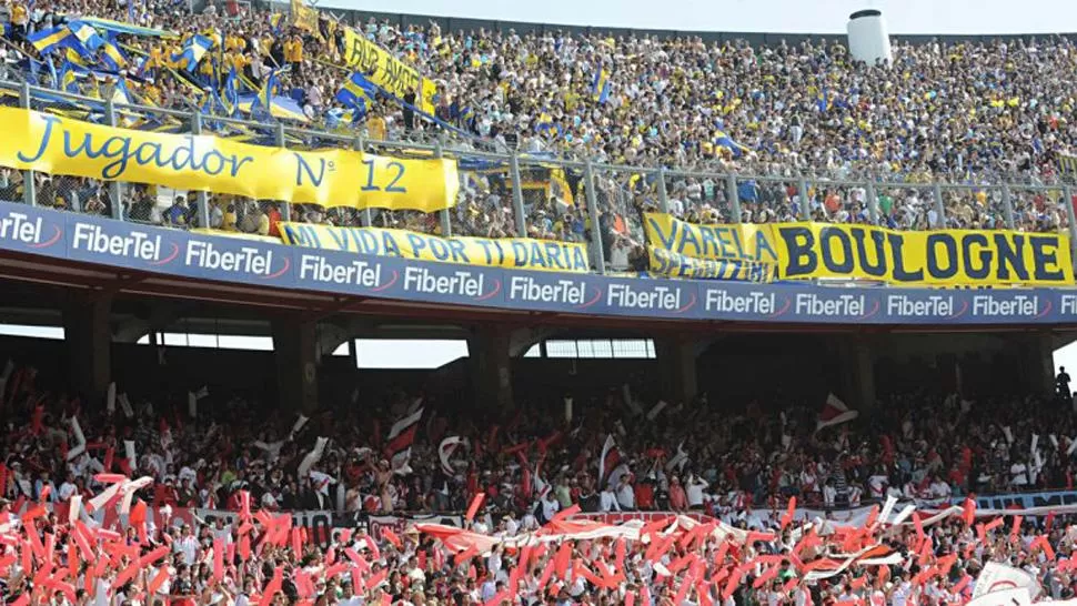 ¿Vuelven los visitantes al fútbol argentino?