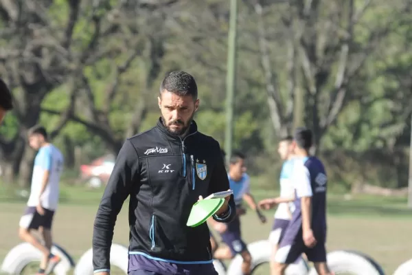 Precone dirige Inferiores y Reserva en Atlético
