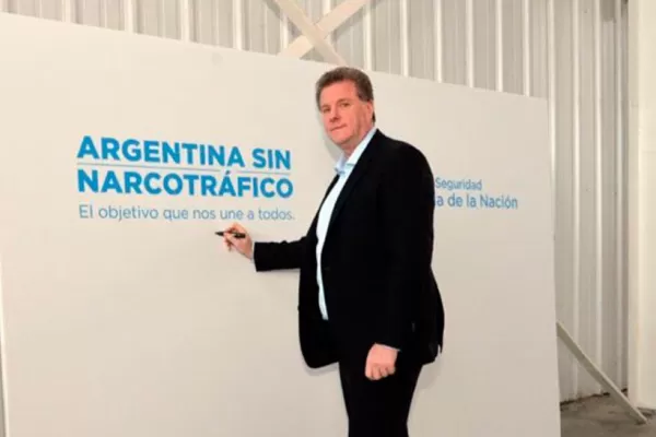 Burlas contra Milman por utilizar descripciones sobre los maras sacadas del Rincón del Vago