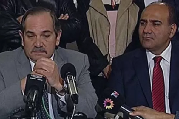 Se conoció un decreto que designa asesor del PE a Alperovich