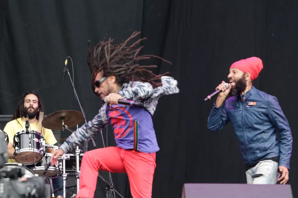 EN MÉXICO. Todos Tus Muertos se presentó recientemente en un festival internacional, con toda su fuerza. jornada.unam.mx