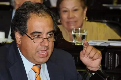 El ministro de Defensa dijo que las Fuerzas Armadas “merecen respeto”