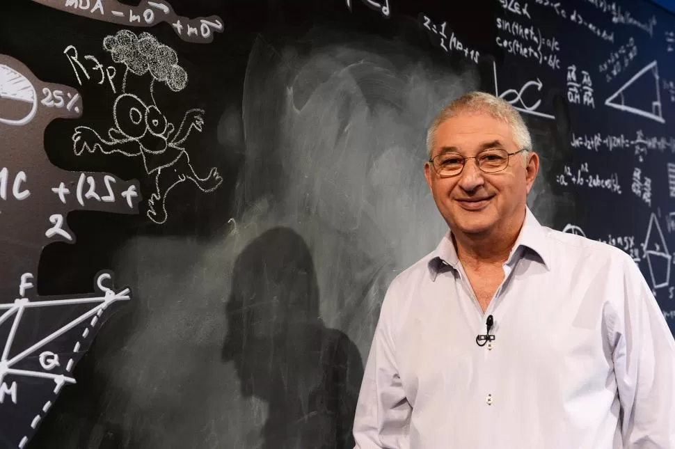 RETO. En 400 páginas, Paenza propone el desafío de resolver 60 enigmas. diariodecultura.com.ar