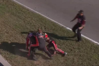 Video: Nascar y un final a las trompadas