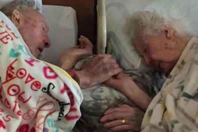 Un abuelo acompañó hasta el final a la mujer que amó durante 77 años