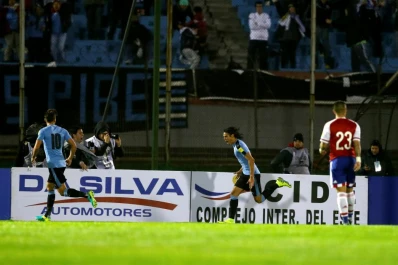 Uruguay fue más y goleó 4-0 a Paraguay