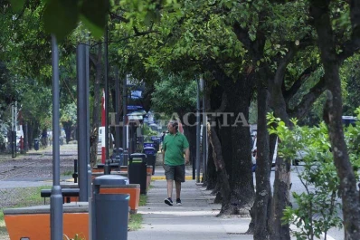 El cielo despejado promete un amanecer fresco y una temperatura máxima de 27° en Tucumán