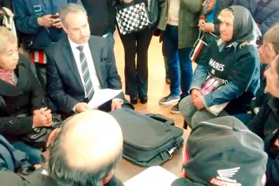 Esto es un genocidio en democracia, le dijeron madres de chicos adictos al titular de la Sedronar