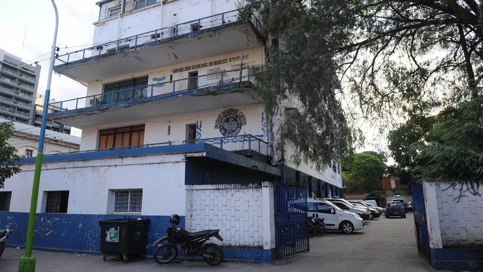 EX BRIGADA. Los policías aprehendidos se desempeñaban en esta repartición policial de Junín al 800. ARCHIVO