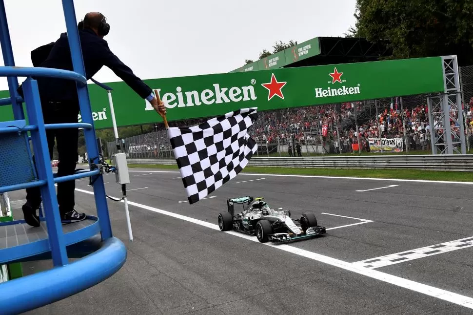 DOS EN FILA. Nico Rosberg viene de ganar los grandes premios de Bélgica y de Italia, con lo que se acercó muchísimo a la posición de líder que tiene Hamilton. Reuters