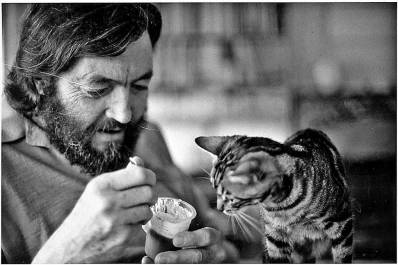 Cortázar, de la cuna a la tumba