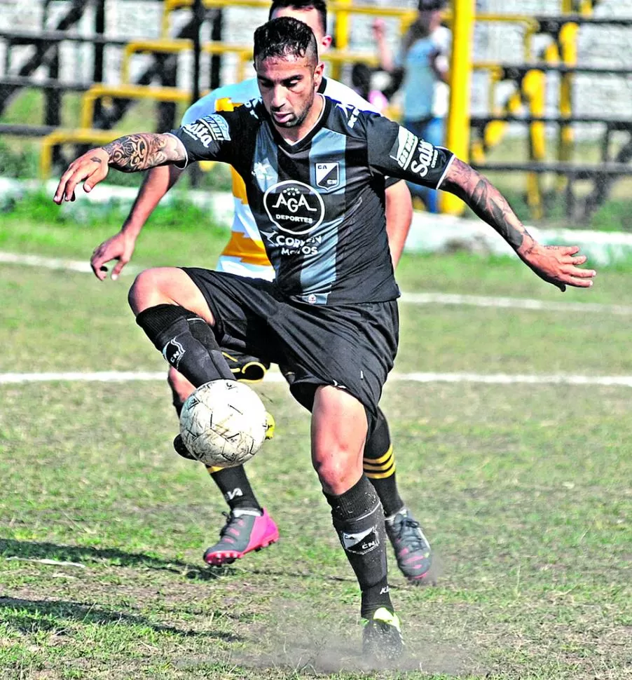 DIFERENTE. Matías Ceballos manejó los hilos del juego de Central Norte. LA GACETA / FOTO DE ANTONIO FERRONI