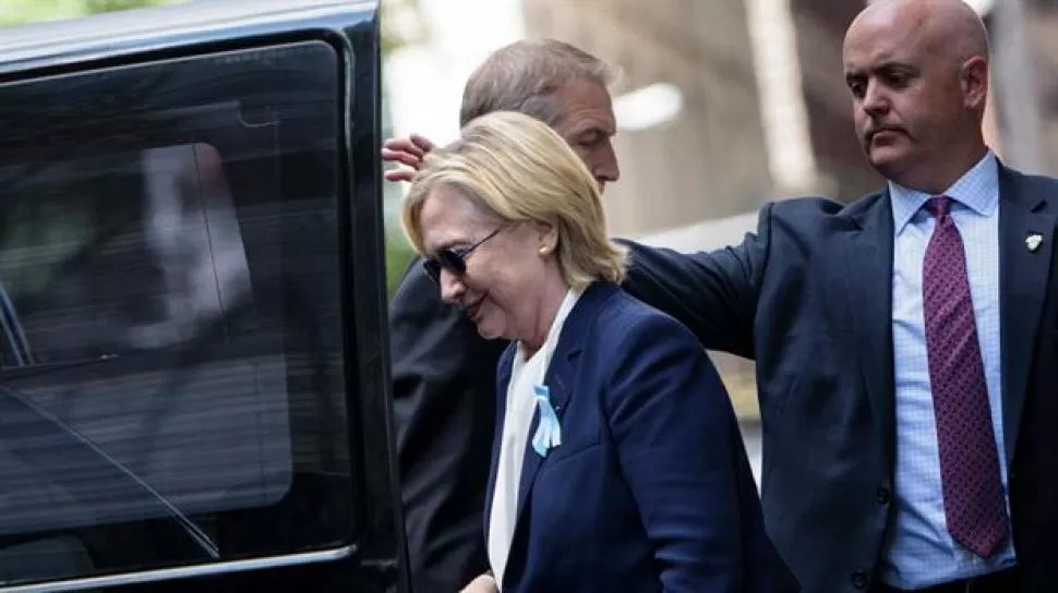 Hillary Clinton tiene neumonía y se deshidrató por el calor