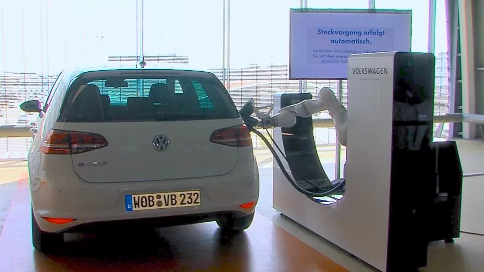 AUTO ELÉCTRICO. La batería podría cargarse casi completamente en 15 minutos. FOTO TOMADA DE HIBRIDOSYELECTRICOS.COM