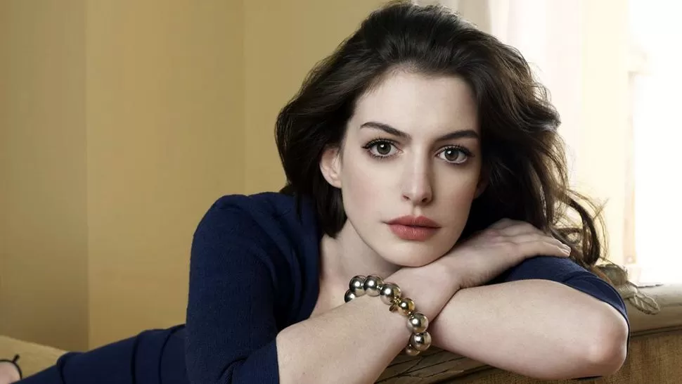 ANNE HATHAWAY. La actriz confesó que está buscando proyectos raros en los que participar. FOTO TOMADA DE CARAOTADIGITAL.NET