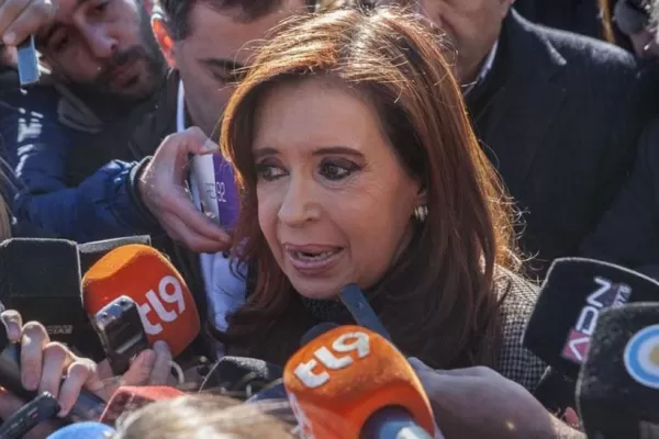 Citan a indagatoria a Cristina Kirchner y le inhiben sus bienes