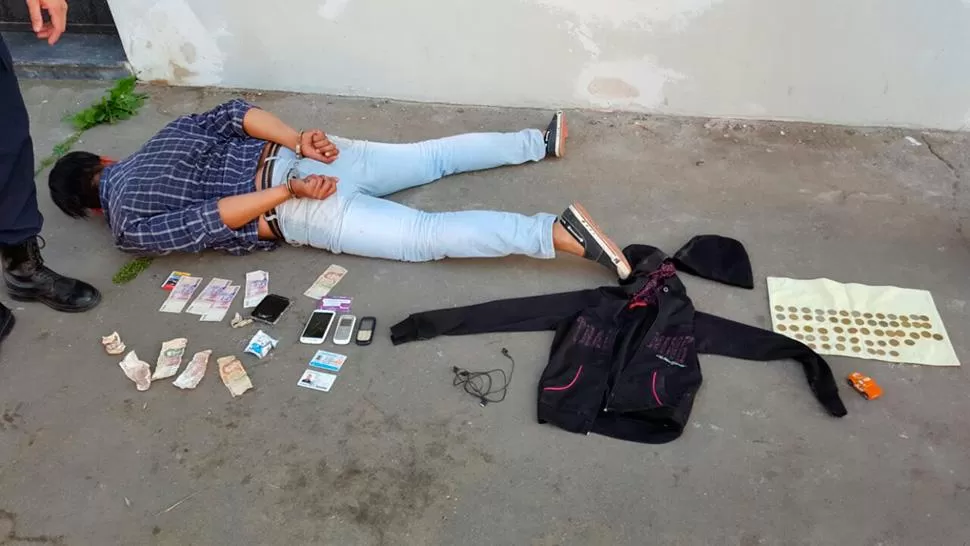 Asaltaron a alumnos mientras esperaban el colectivo, en Concepción