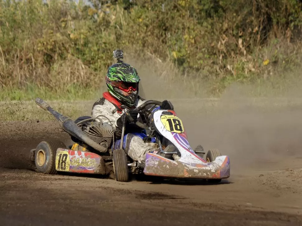 GRAN TRABAJO. Roque Graneros, en acción en el circuito “González”. FOTO DE CARLOS JAVIER ALE 