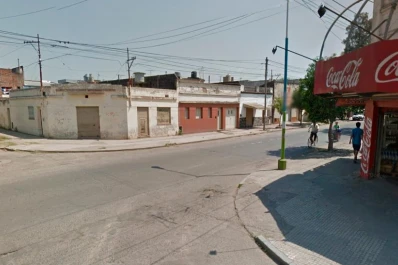 Chocaron con un auto a un motociclista y le robaron más de $ 100.000