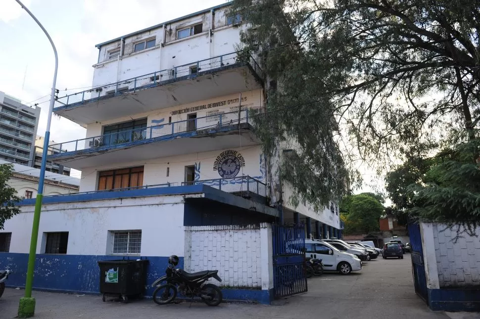 LA EX BRIGADA. Peralta estuvo en una celda de este edificio hasta que lo trasladaron a Delfín Gallo, medida que se tomó sin la orden judicial necesaria. la gaceta / foto de hector peralta (archivo)