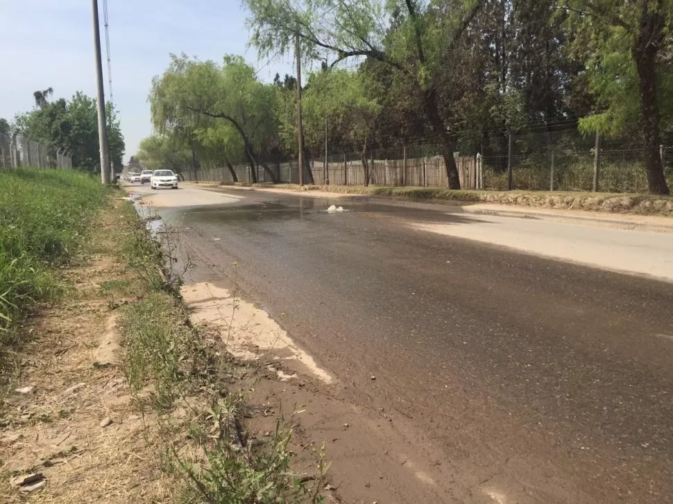 Derrames cloacales en La Madrid al 900, en Yerba Buena