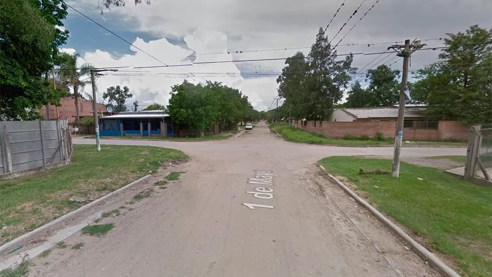 La amenazaron con un cuchillo y le quitaron la cartera, pero fueron detenidos