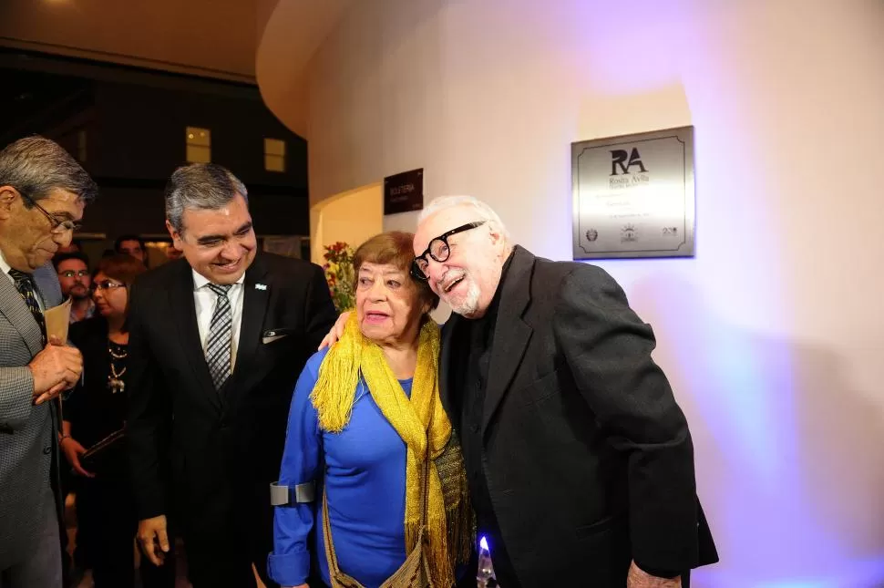  -PLACA CONMEMORATIVA. Germán Alfaro, Rosita Ávila y Pepe Soriano.  