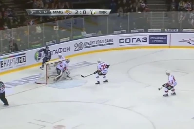 Hockey sobre hielo: le dieron al árbitro con el disco en la cabeza y lo mataron