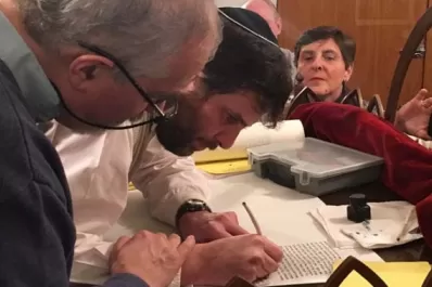 El instante en que se cruzaron los tiempos y las identidades