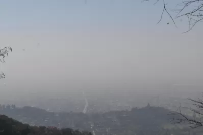 Los intereses asfixian más que el humo