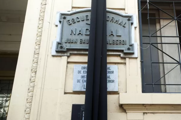 La indisciplina desvela a la dirección de la Normal