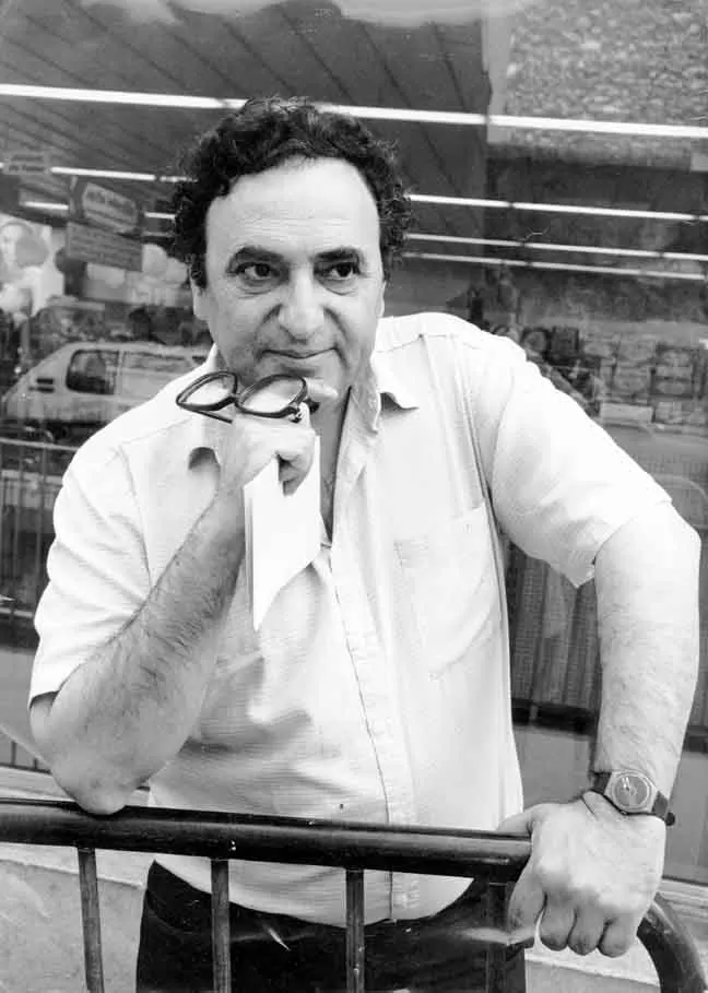 EL ACTO DE ESCRIBIR SIN CONCESIONES. Poeta, docente, narrador y ensayista fue uno de los escritores más destacados de la literatura argentina. auno.org