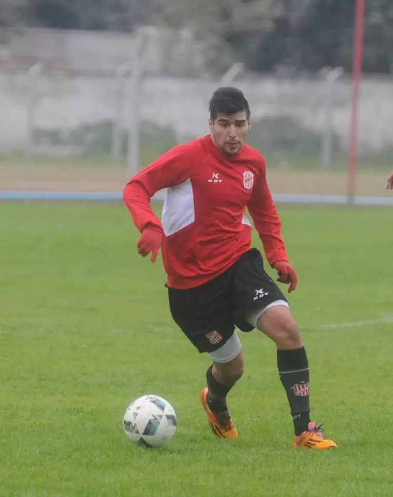 VERSATILIDAD. Es lo que mostró Daniel Dip desde que llegó al club de La Ciudadela. El miércoles será titular en Posadas.  la gaceta / foto de  antonio ferroni