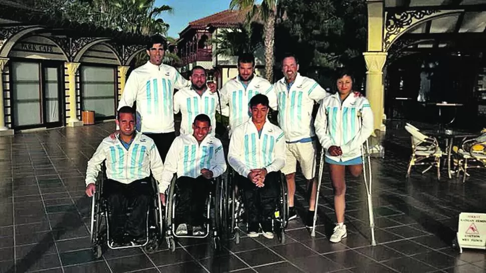 EN BUENOS AIRES. Facundo Palacio junto al resto del seleccionado argentino.  