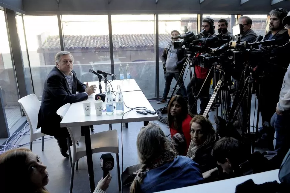 EXPOSICIÓN. Aranguren encabezó una conferencia de prensa, al término de la última jornada de Audiencia que se desarrolló en Capital Federal. dyn 