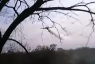 Video: apagaron incendios en campos con aviones hidrantes