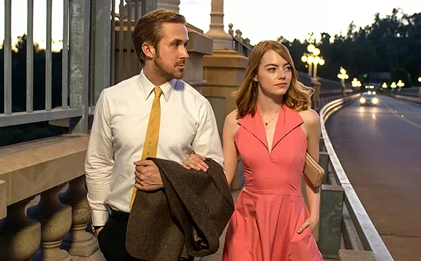 ROMANCE Y SUEÑOS. Gosling y Stone protagonizan “La La Land”. 