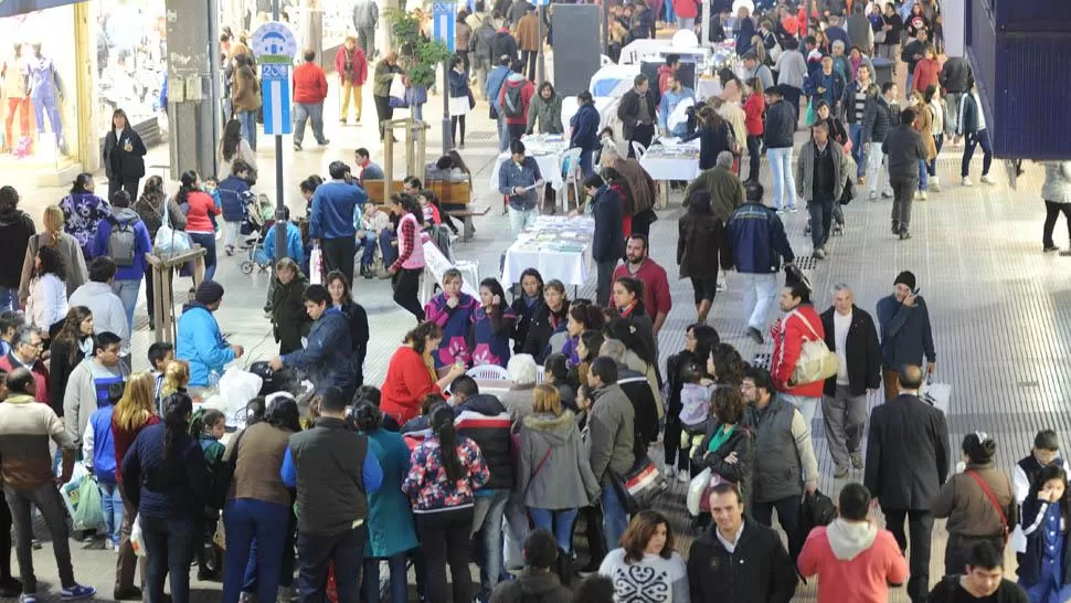 Los comercios atenderán con normalidad el feriado del sábado